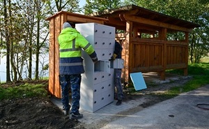 perex - instalace boxů na moři.jpg