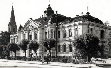 foto-Průčelí_radnice_(1941).jpg