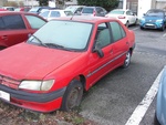 _DSC03313_OKS_Peugeot červený za tiskárnou.JPG